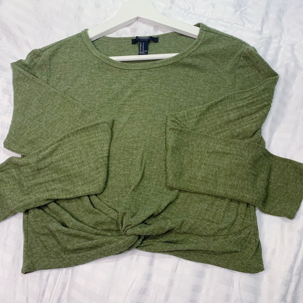 Green long sleeve crop top
